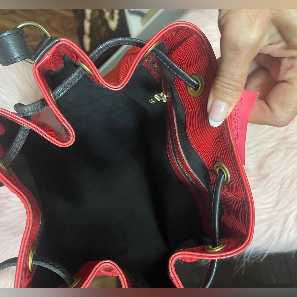 Louis Vuitton bucket bag - authentic - Picture 5 of 5